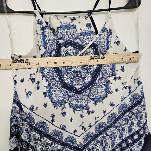 IZ Byer Blouse Women's White Blue Geometric V-Neck Sleeveless Tank Top Size S - Picture 10 of 12